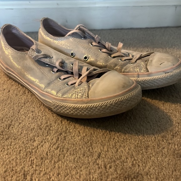 Converse - Picture 2 of 3